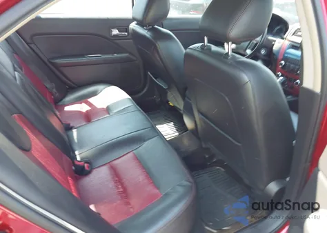 2011 Ford Fusion Sport z USA, uszkodzony, nr VIN 3FAHP0KC9BR152566